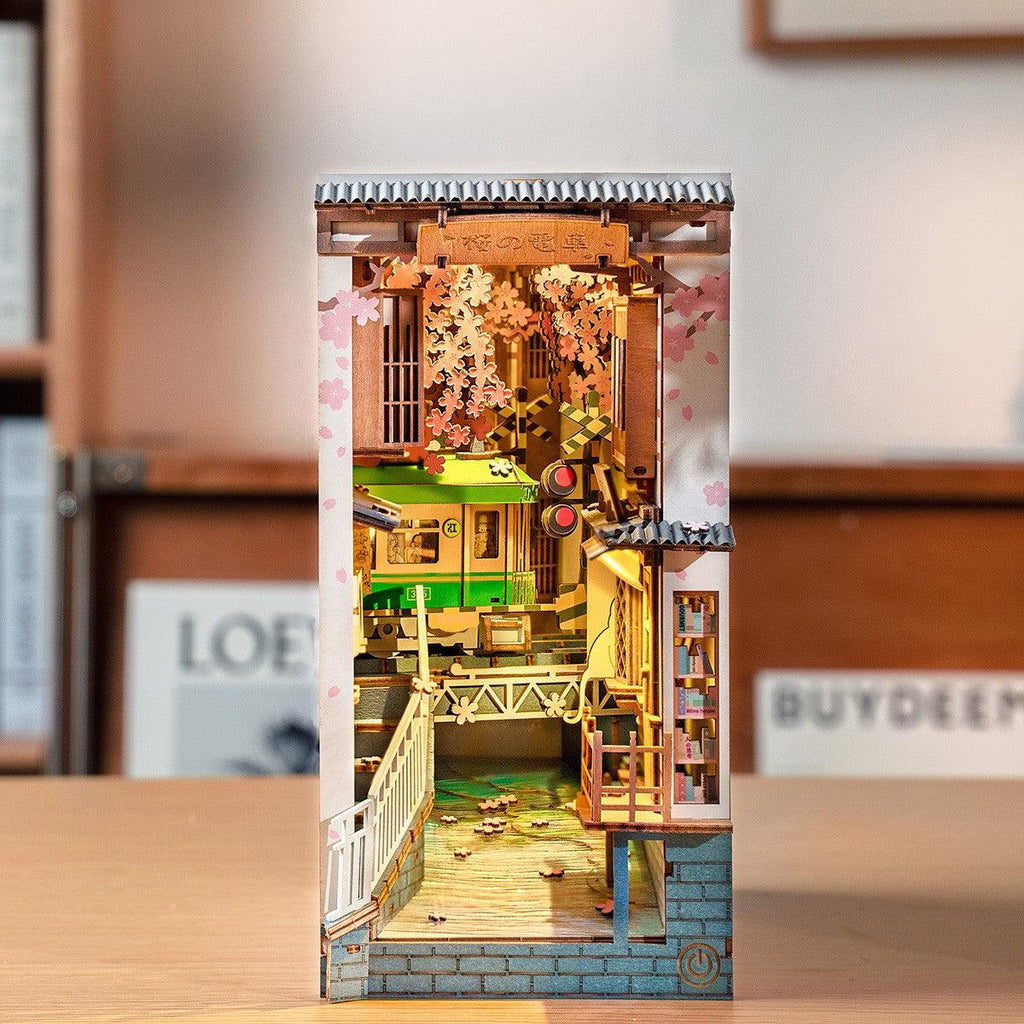 Puzzle 3D Cotor de carte DIY Sakura Densya, RoLife, 340 piese, TGB01 - Time 4 Machine